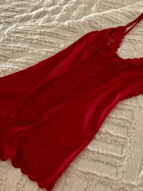 RED HOT LACE BREASTS TEDDY W/LOWER SNAPS-ALMOST NEW! SIZE SMALL